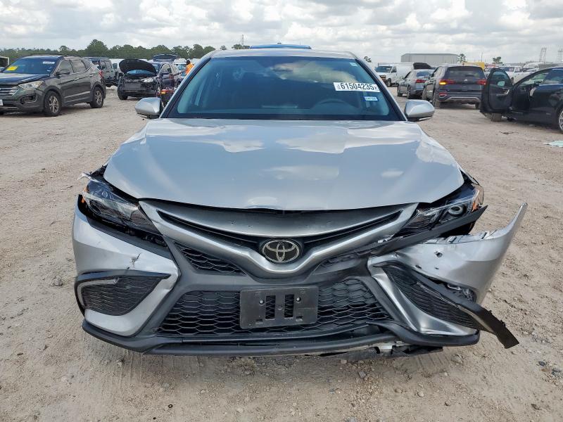  TOYOTA CAMRY 2023 Srebrny