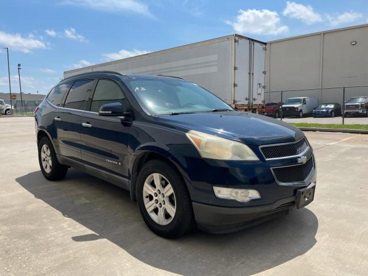2009 Chevrolet Traverse Lt for Sale in Oklahoma City, OK - Minor Dent/Scratches