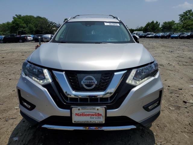  NISSAN ROGUE 2017 Srebrny