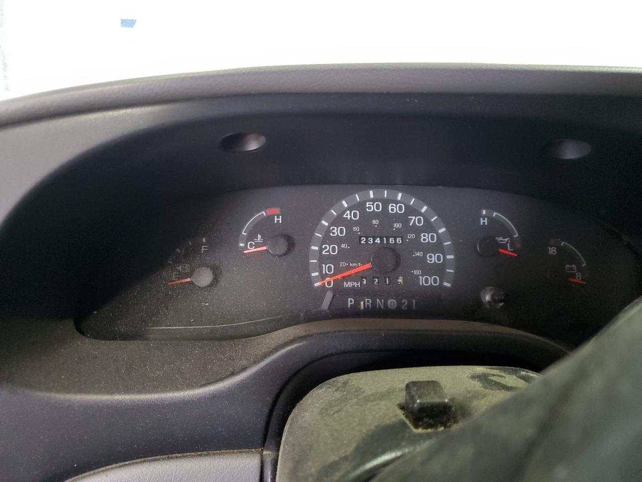 1998 Ford Econoline E150 Van VIN: 1FTRE1428WHC17722 Lot: 62459575