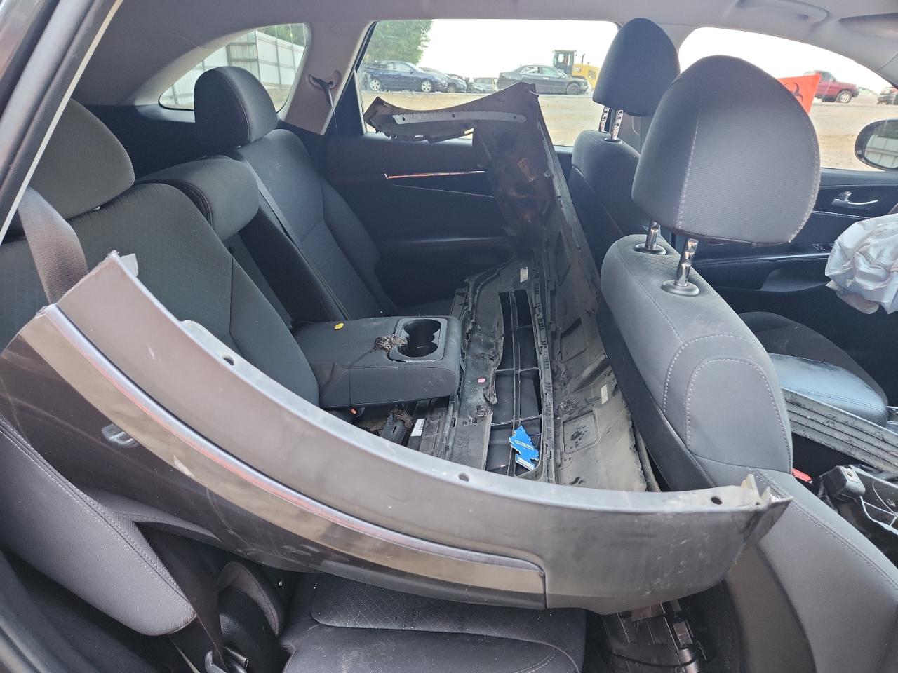 2018 Kia Sorento Lx VIN: 5XYPGDA34JG368042 Lot: 61784435