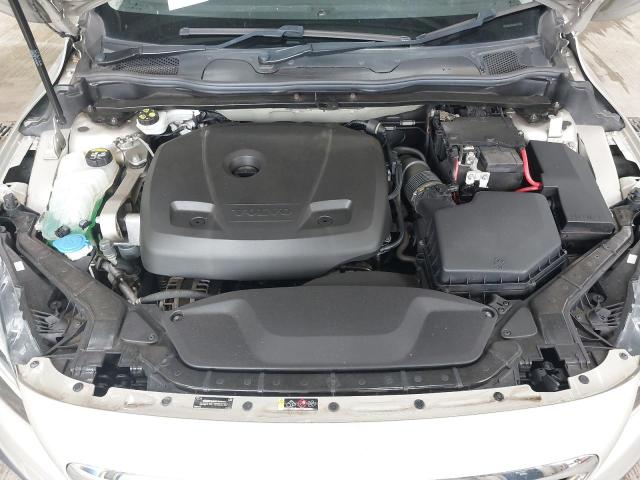 2017 VOLVO V40 T3 [152] CROSS COUNTRY PRO 5DR