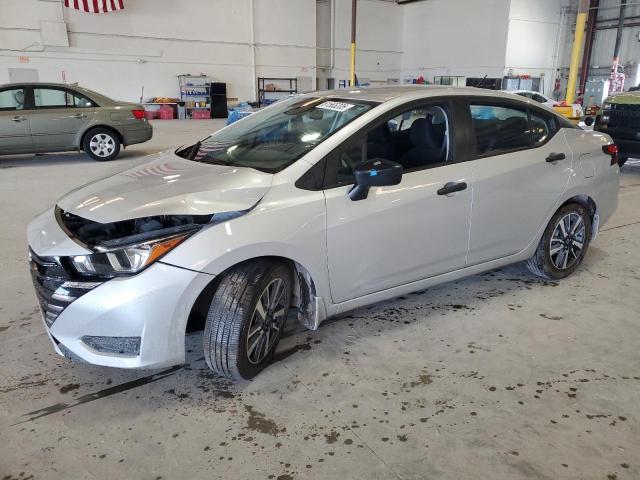  NISSAN VERSA 2024 Srebrny