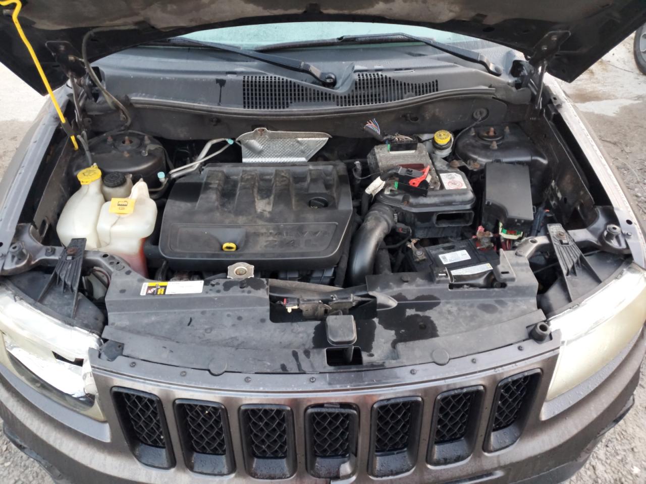 2015 Jeep Compass Latitude VIN: 1C4NJDEB0FD106115 Lot: 61564915