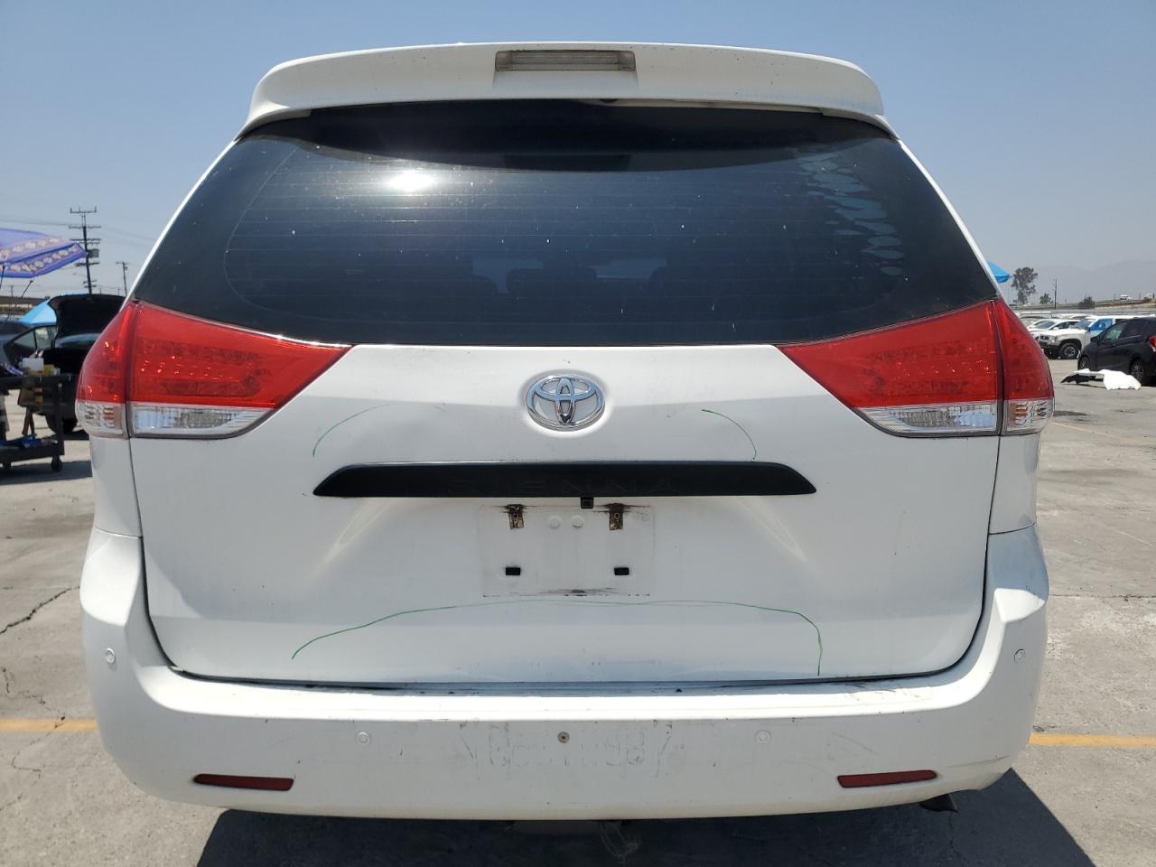 TOYOTA SIENNA 2012 VIN 5TDKA3DC7CS016239 zdjęcie 6