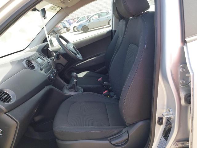 2017 HYUNDAI I10 SE
