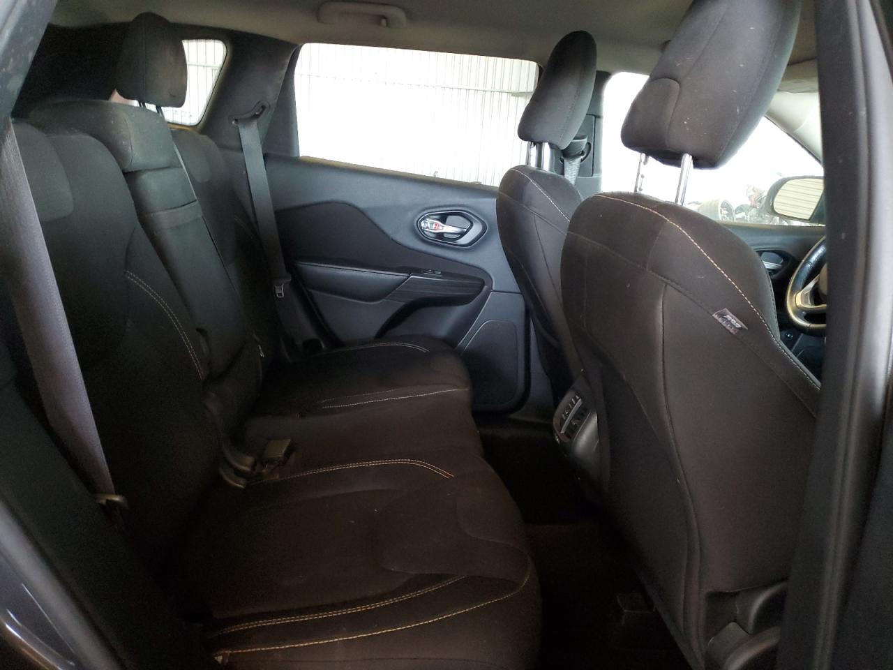 2016 Jeep Cherokee Latitude VIN: 1C4PJLCB1GW280786 Lot: 62599495