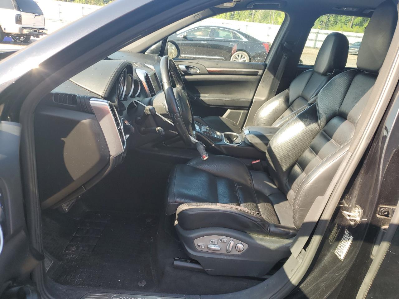 2012 Porsche Cayenne S VIN: WP1AB2A22CLA47154 Lot: 62462405