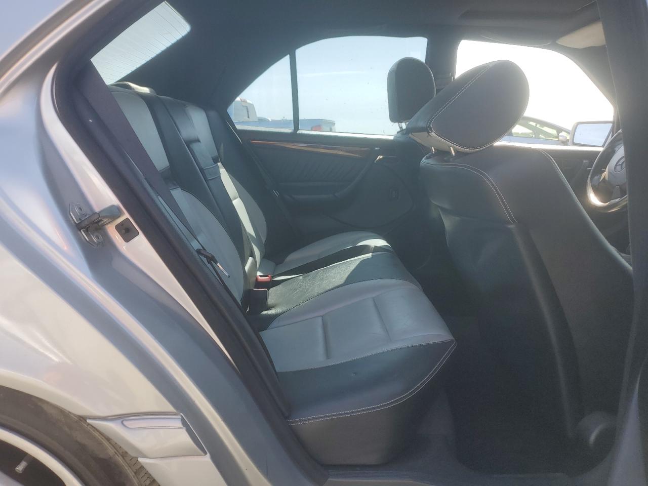 1998 Mercedes-Benz C 43 VIN: WDBHA33G2WF702562 Lot: 62342305