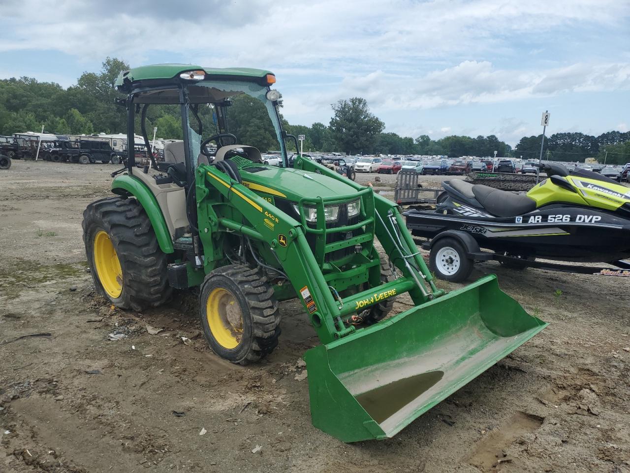 Conway, AR에서 판매 중인 2022 John Deere 4044R Tractor - All Over
