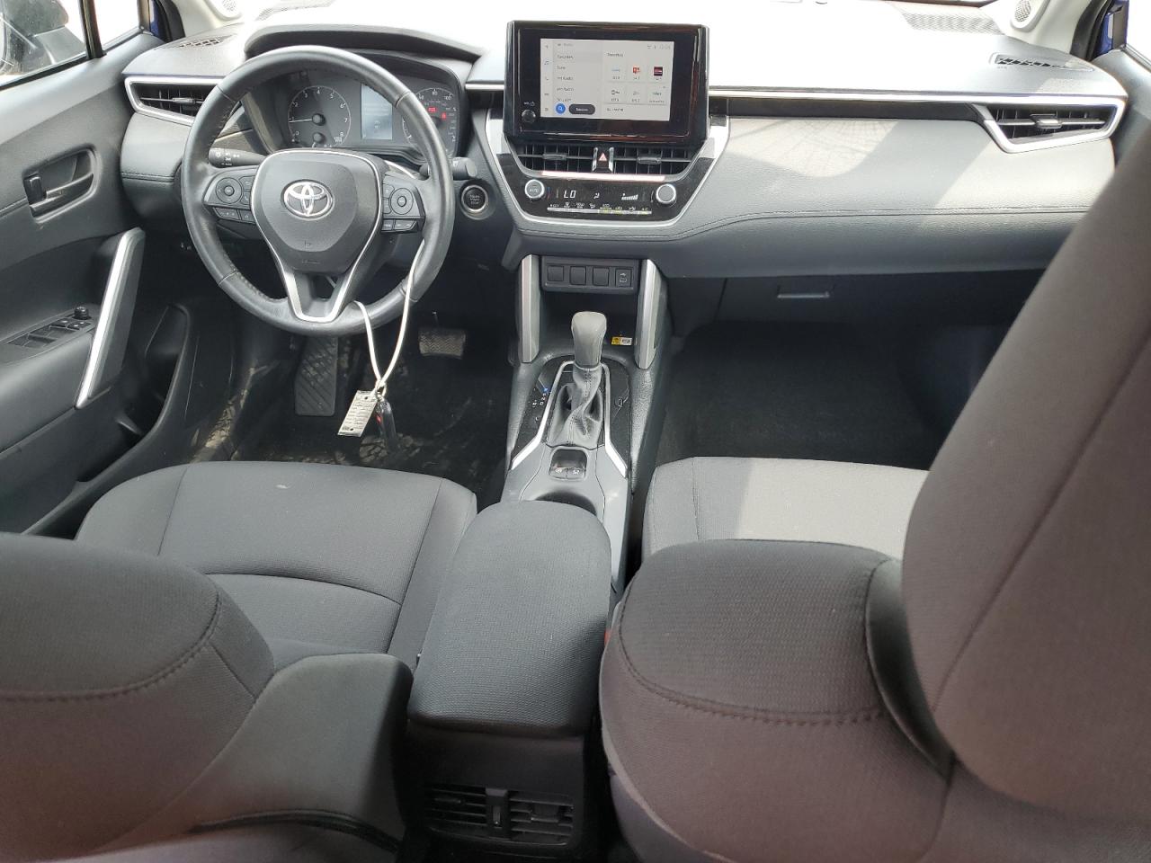 2023 Toyota Corolla Cross Le VIN: 7MUBAABGXPV058040 Lot: 60717565