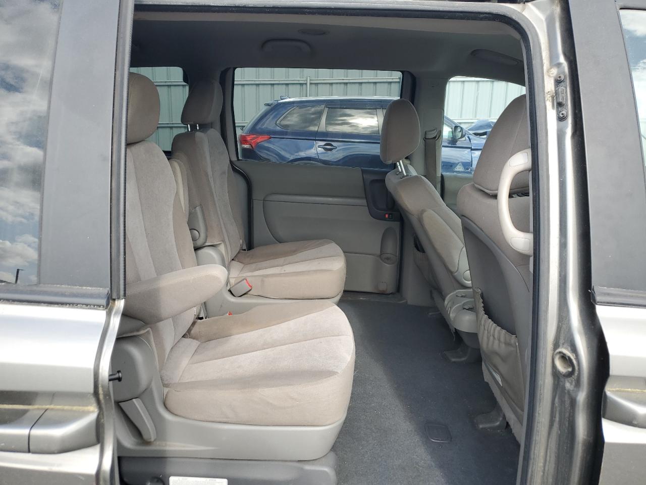 2011 Kia Sedona Lx VIN: KNDMG4C72B6409338 Lot: 61506125