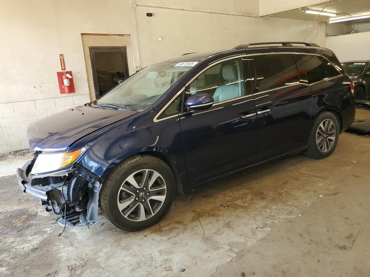 2016 Honda Odyssey Touring на продаже в Ham Lake, MN - Front End
