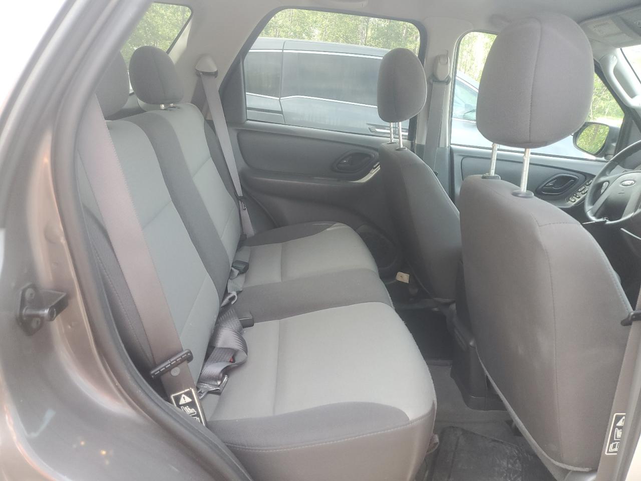 2003 Ford Escape Xls VIN: 1FMYU02183KD36674 Lot: 61087205