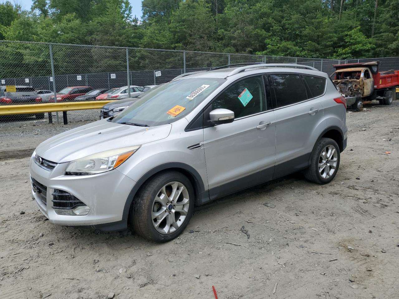 2014 Ford Escape Titanium zu verkaufen in Waldorf, MD - Minor Dent/Scratches