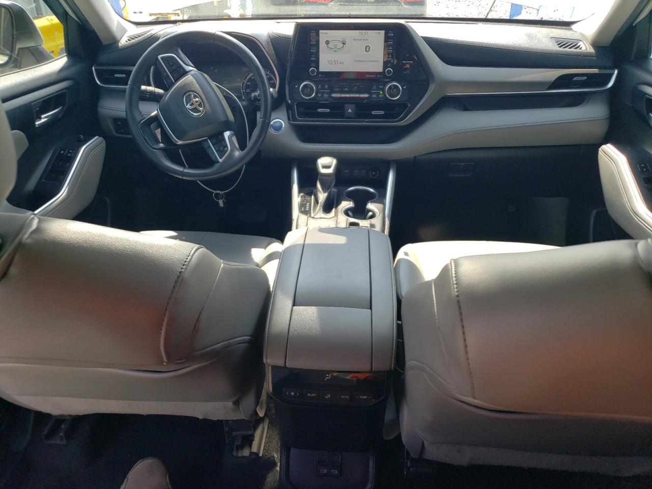 2022 Toyota Highlander Hybrid Xle VIN: 5TDGBRCH7NS555871 Lot: 61969395