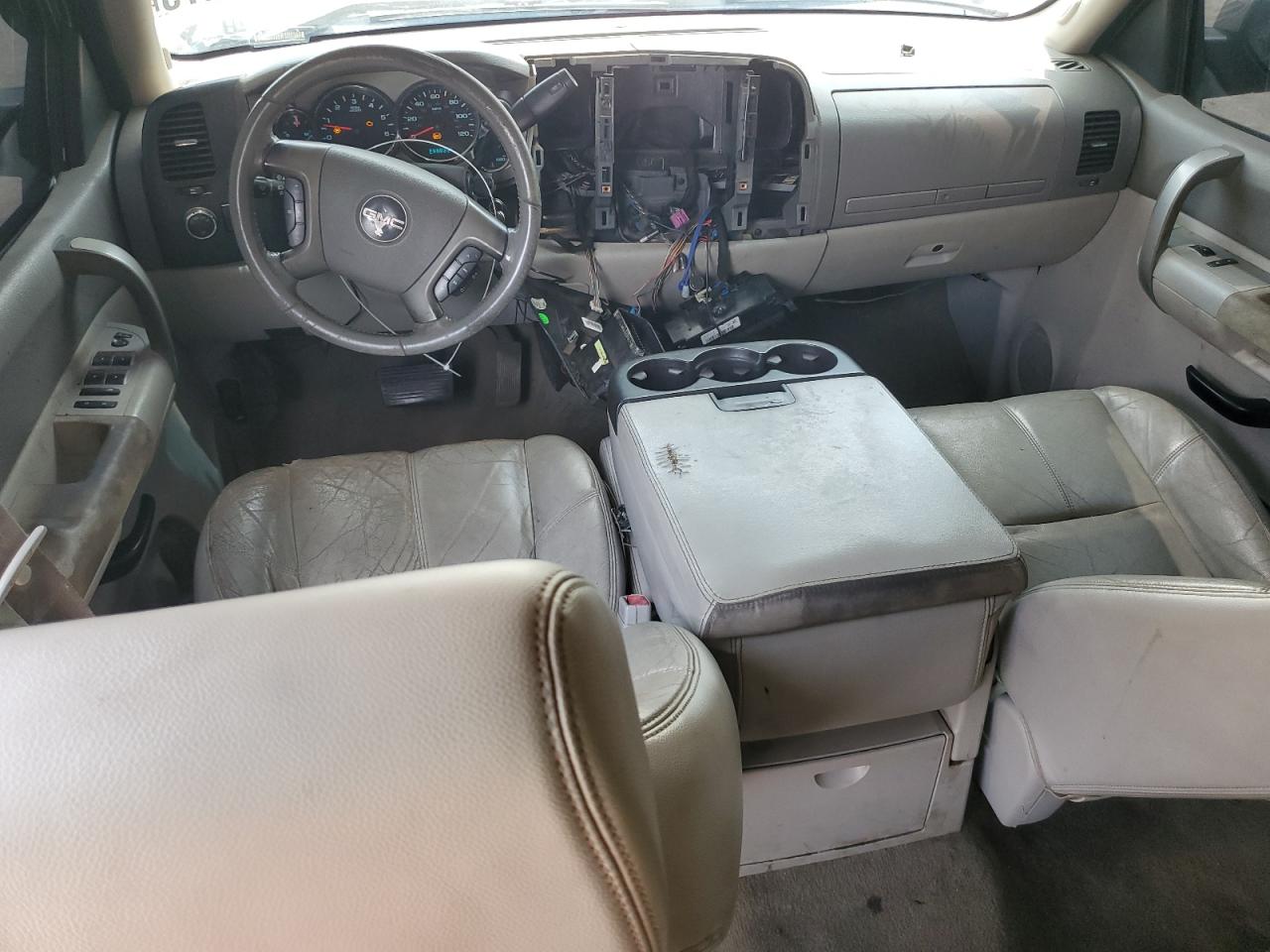 2008 GMC Sierra K1500 VIN: 2GTFK13Y881136663 Lot: 59368675