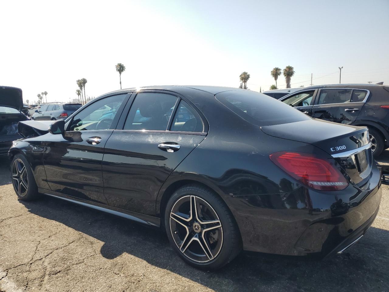MERCEDES-BENZ C-CLASS 2019 VIN 55SWF8DB6KU300132 photo 2