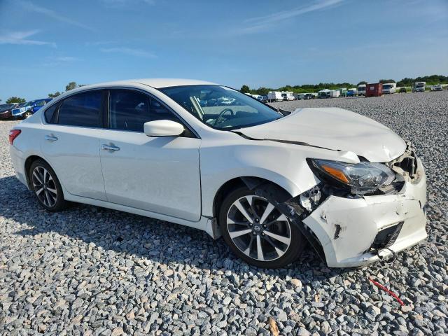  NISSAN ALTIMA 2016 Biały