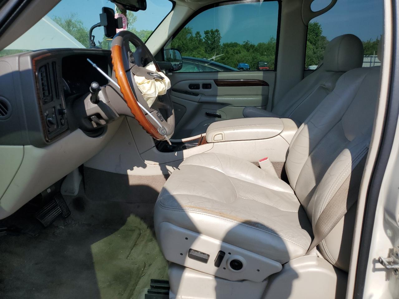 2004 Cadillac Escalade Luxury VIN: 1GYEK63NX4R235186 Lot: 62421335
