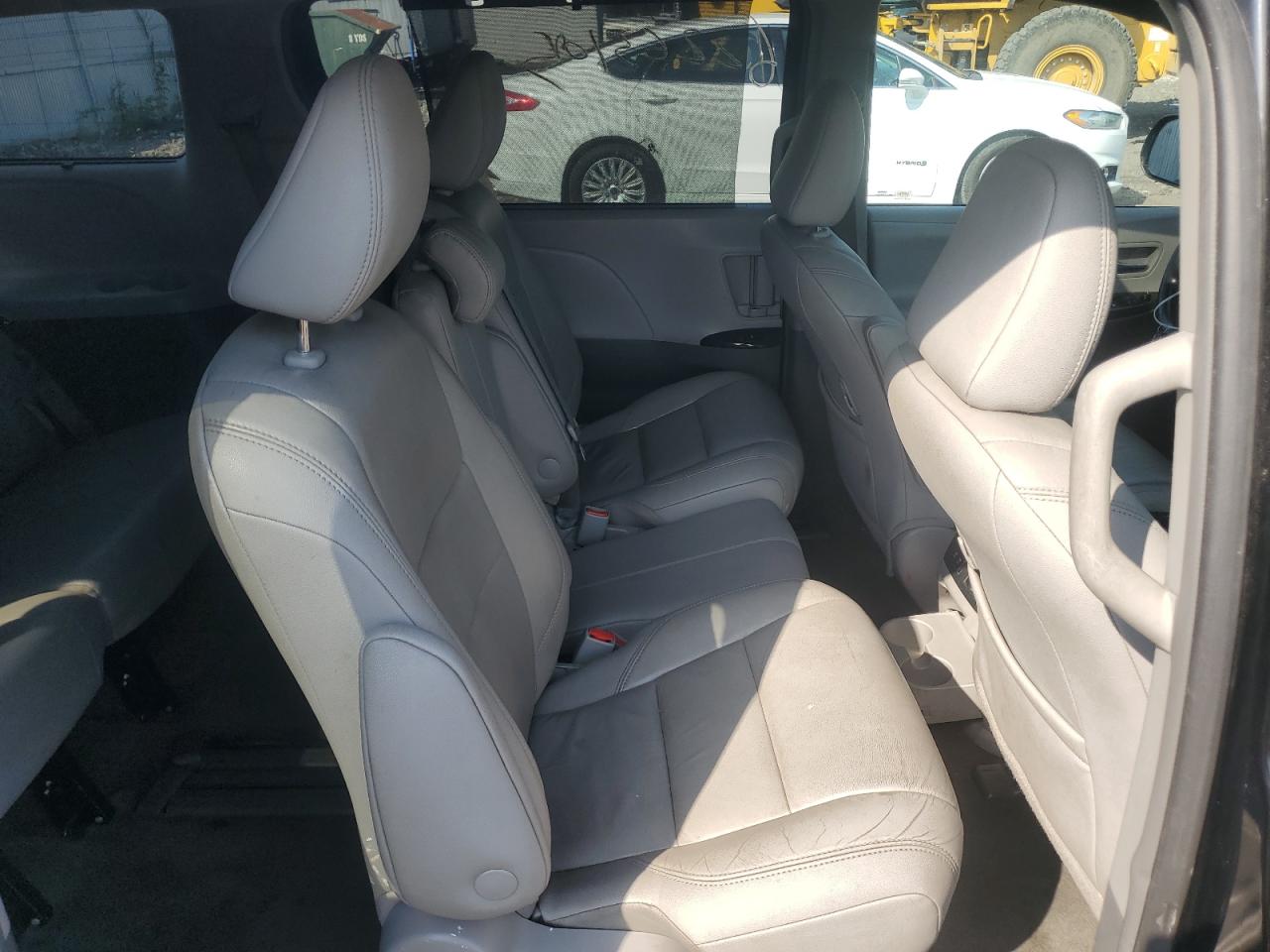 car-image car-image