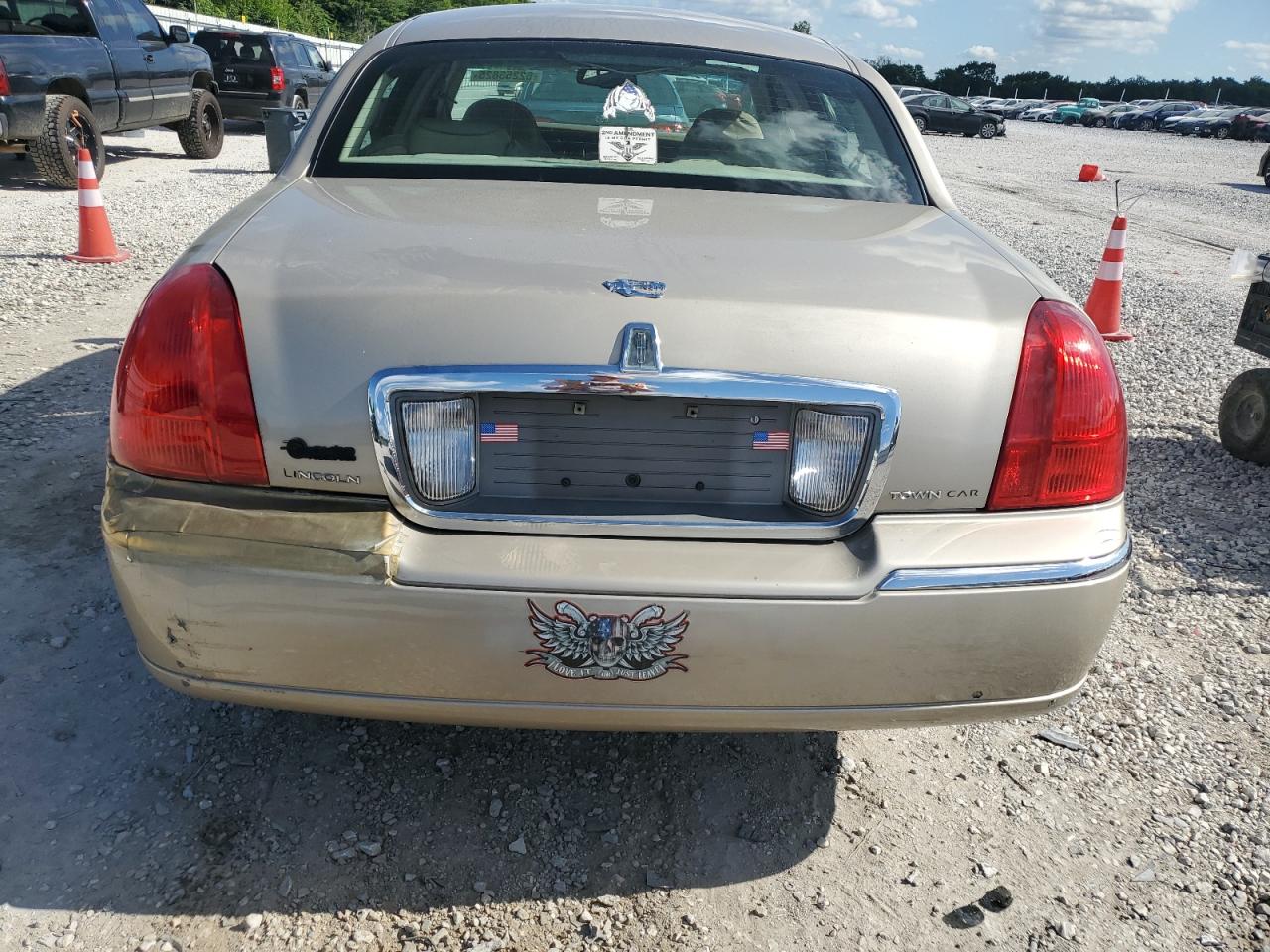 2006 Lincoln Town Car Designer VIN: 1LNHM83VX6Y646357 Lot: 62255825