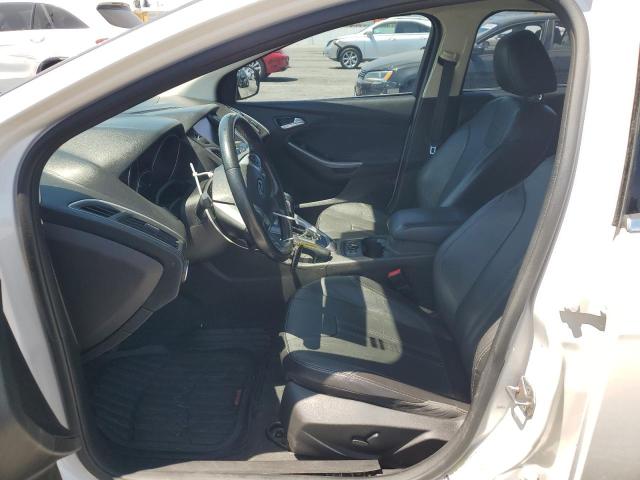 Hatchbacks FORD FOCUS 2014 Biały