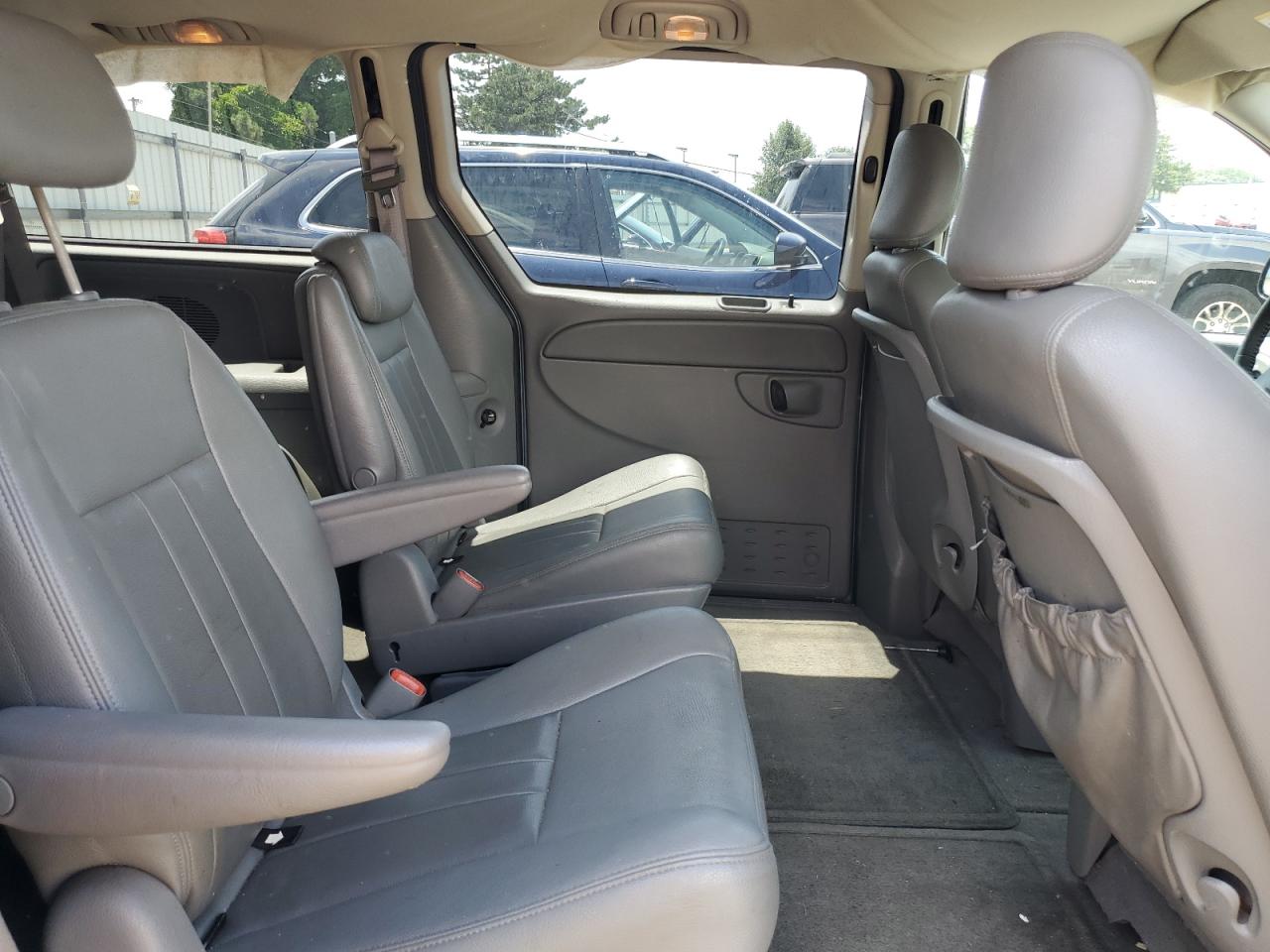2005 Chrysler Town & Country Touring VIN: 2C4GP54LX5R559225 Lot: 62607675