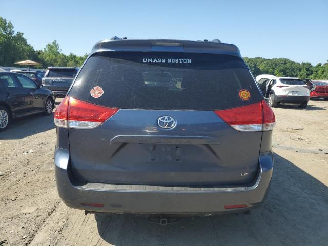 2013 TOYOTA SIENNA LE  