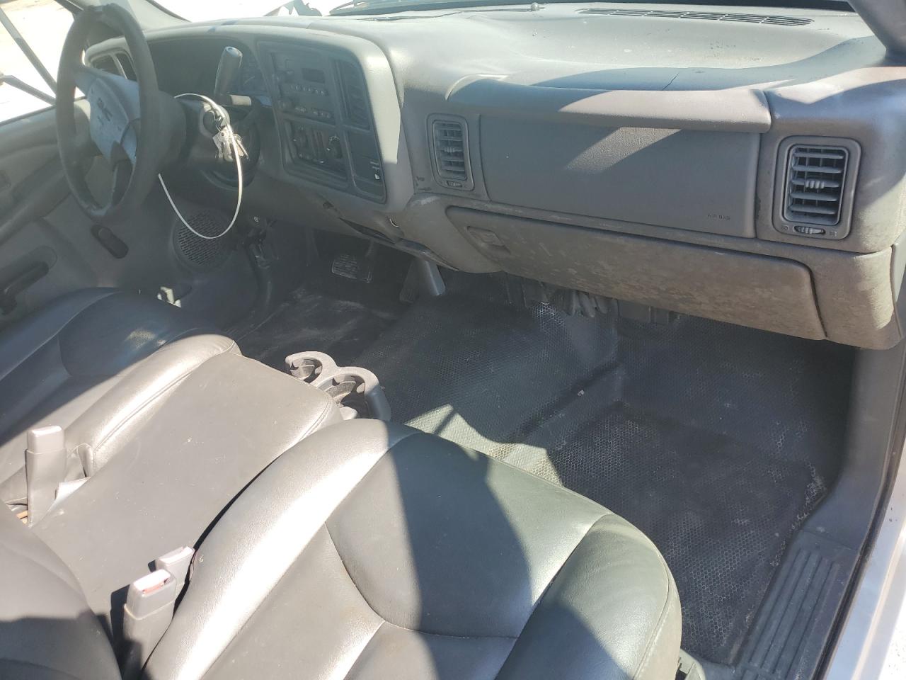 2003 GMC New Sierra C3500 VIN: 1GDJC34U03E368515 Lot: 61567865