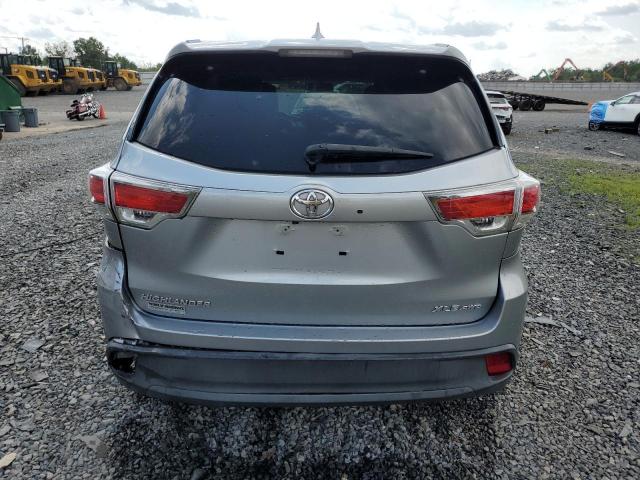  TOYOTA HIGHLANDER 2016 Серебристый