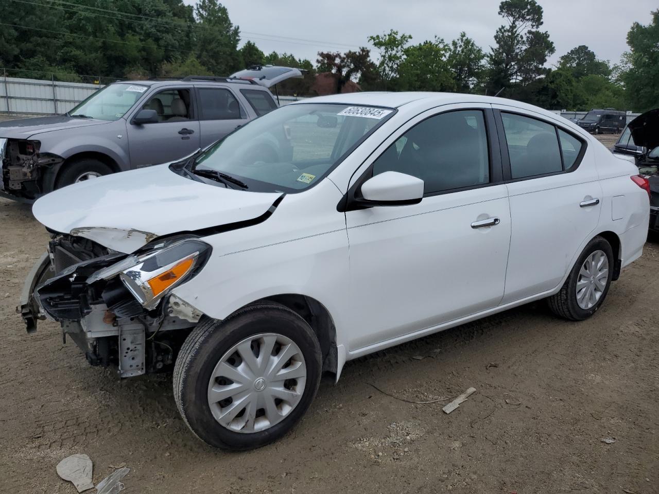 2016 Nissan Versa S იყიდება Hampton-ში, VA - Front End