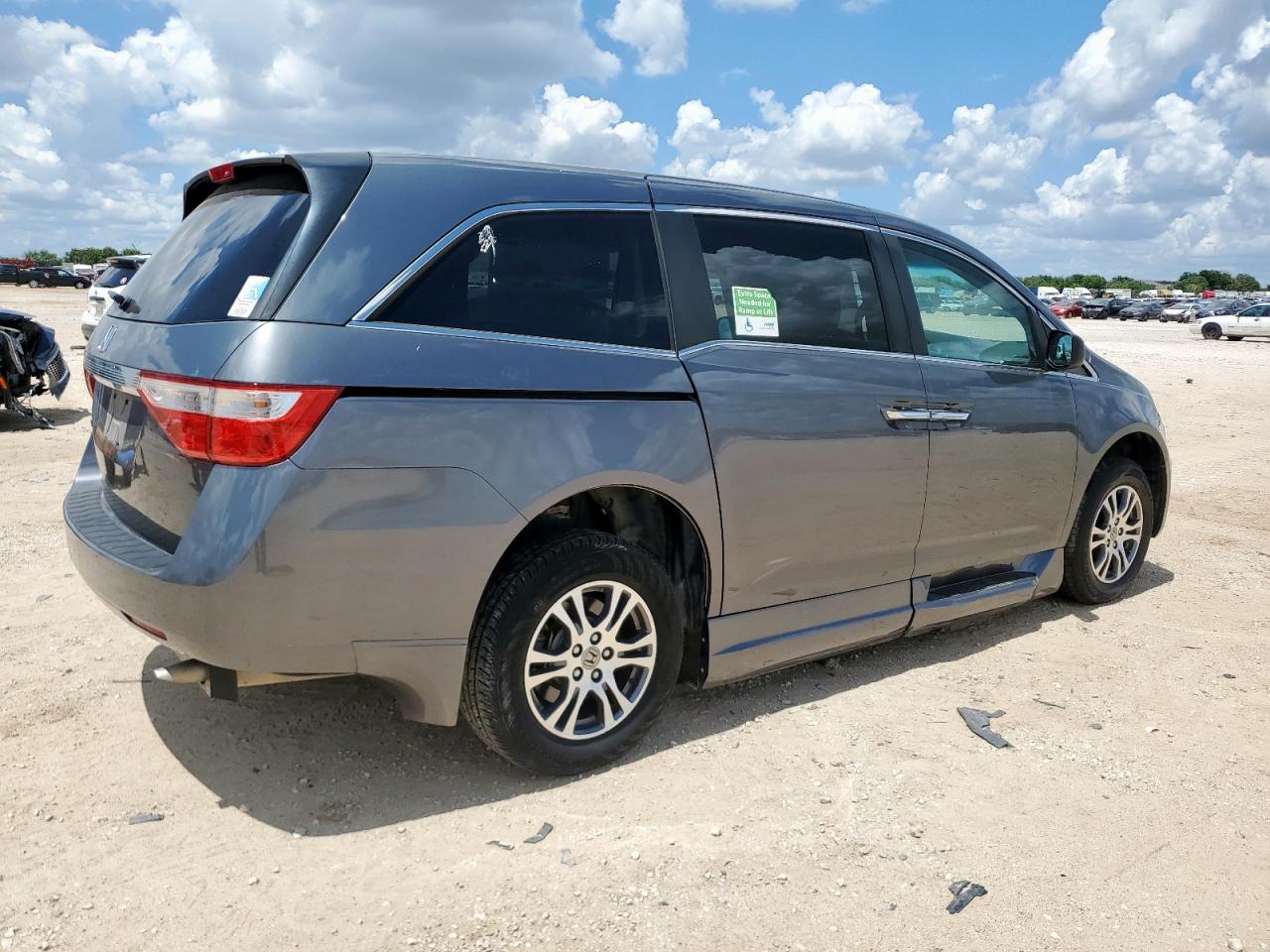 HONDA All Models 2011 VIN 5FNRL5H40BB090838 zdjęcie 3