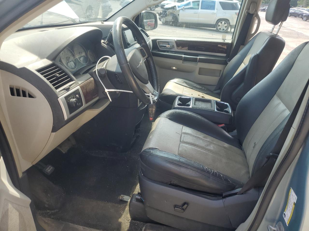 2010 Chrysler Town & Country Touring Plus VIN: 2A4RR8D19AR398096 Lot: 62332725