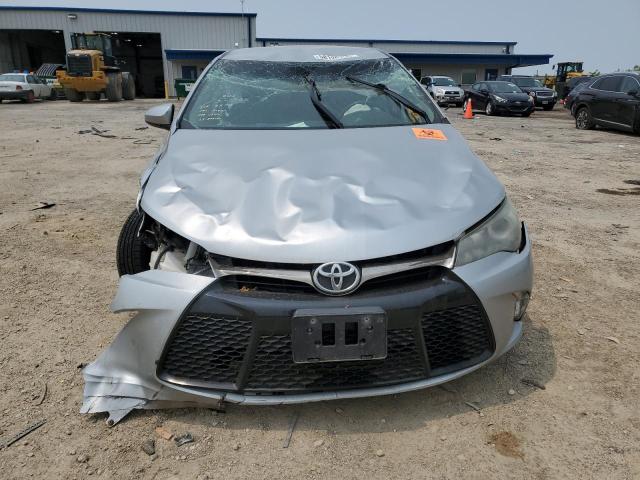 Седаны TOYOTA CAMRY 2015 Серебристый
