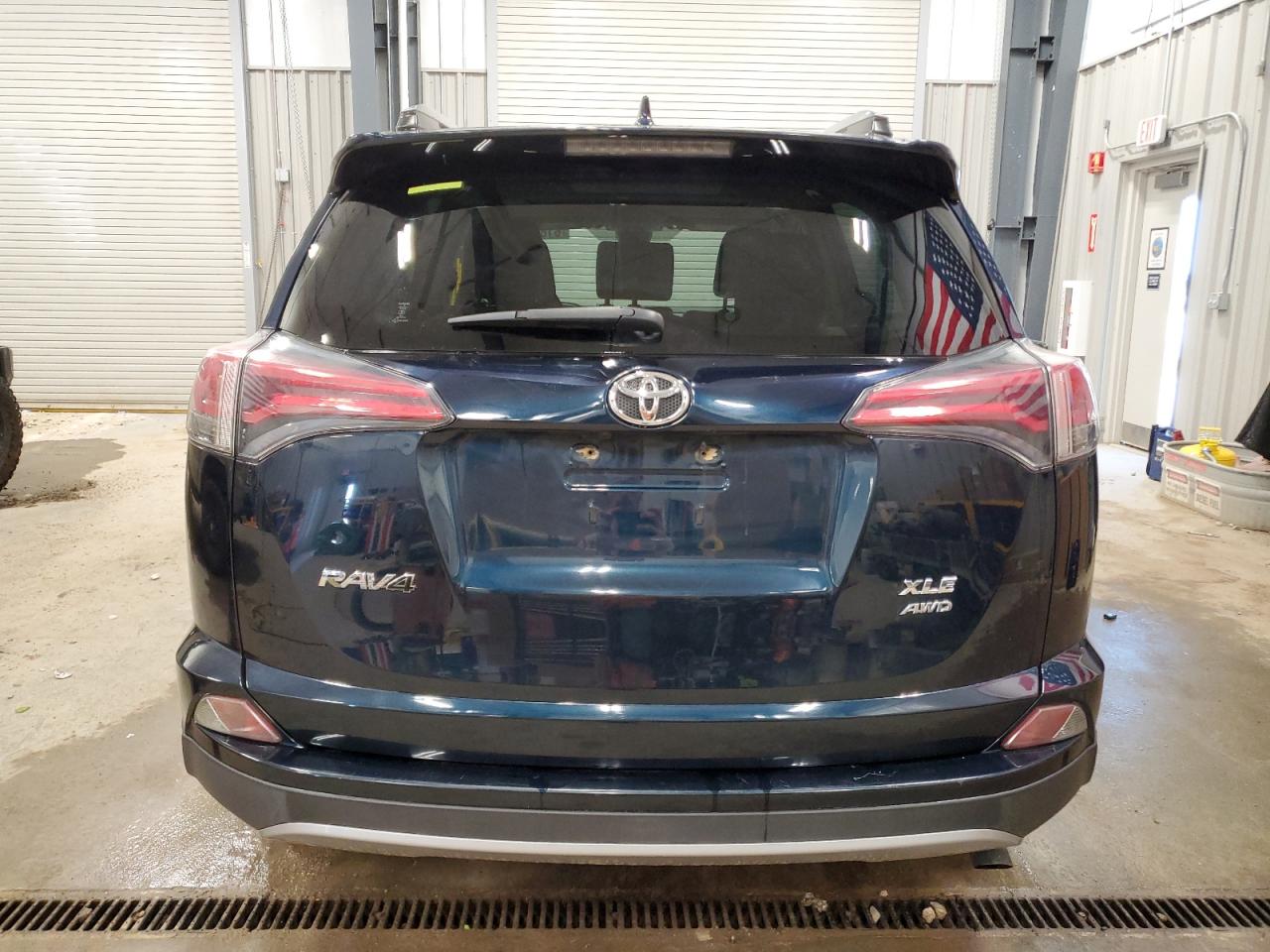 2017 Toyota Rav4 Xle VIN: JTMRFREV8HJ114137 Lot: 61826655