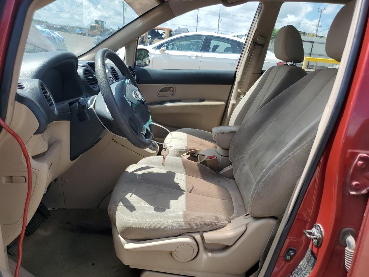 2007 Kia Rondo Base VIN: KNAFG525477053374 Lot: 62422405