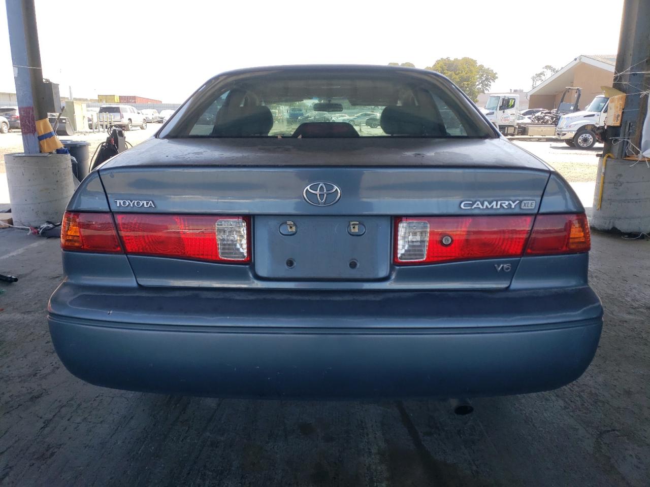2000 Toyota Camry Le VIN: 4T1BF28K2YU946156 Lot: 61776065