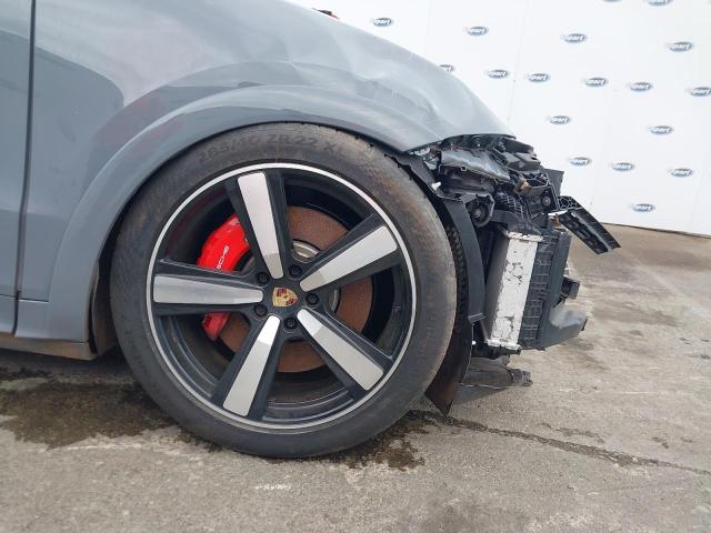 2024 PORSCHE CAYENNE V8