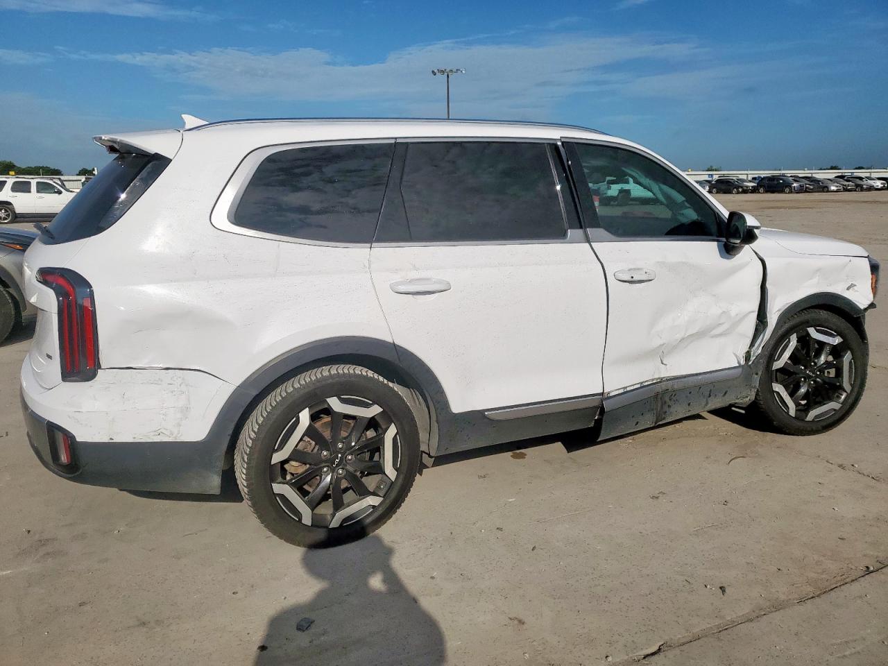 KIA TELLURIDE 2023 VIN 5XYP3DGC6PG330937 photo 3