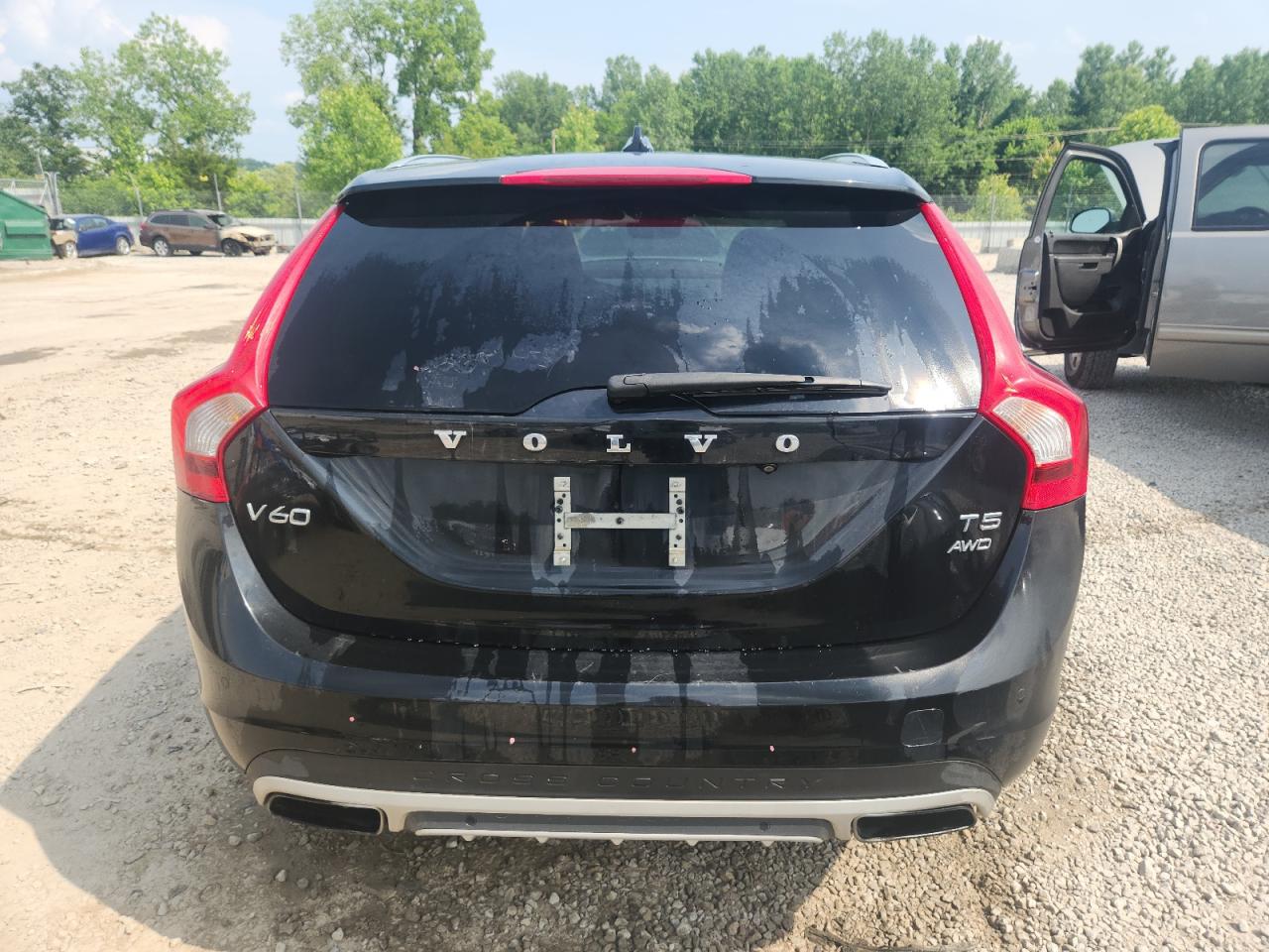 2017 Volvo V60 Cross Country Premier VIN: YV440MWK0H1023198 Lot: 60982045