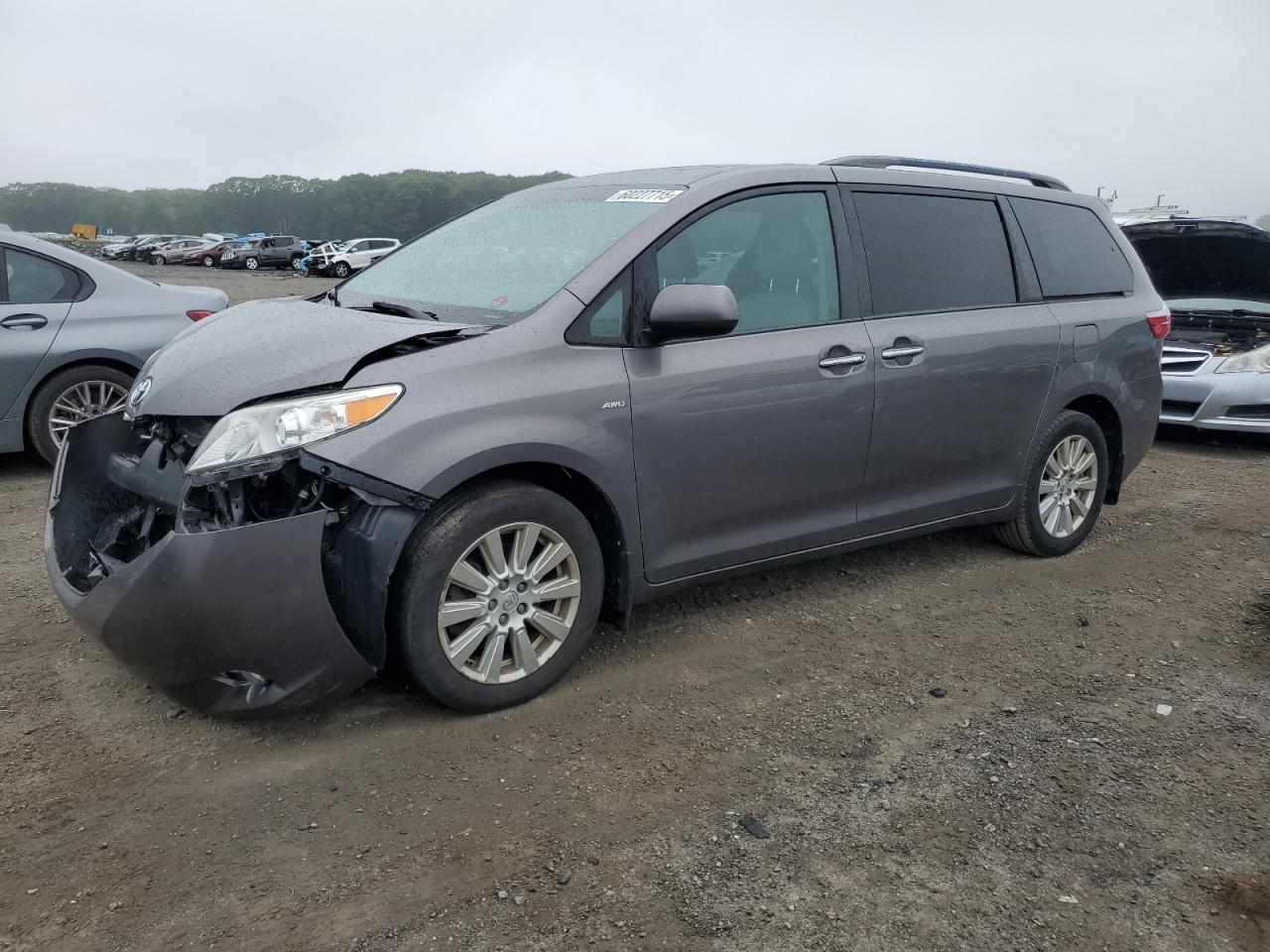 2017 Toyota Sienna Xle продається в Assonet, MA - Front End