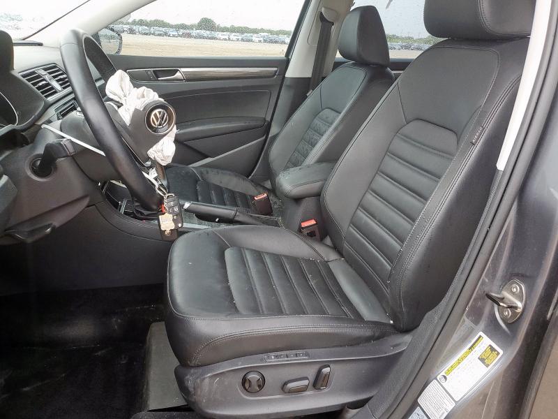  VOLKSWAGEN PASSAT 2017 Szary