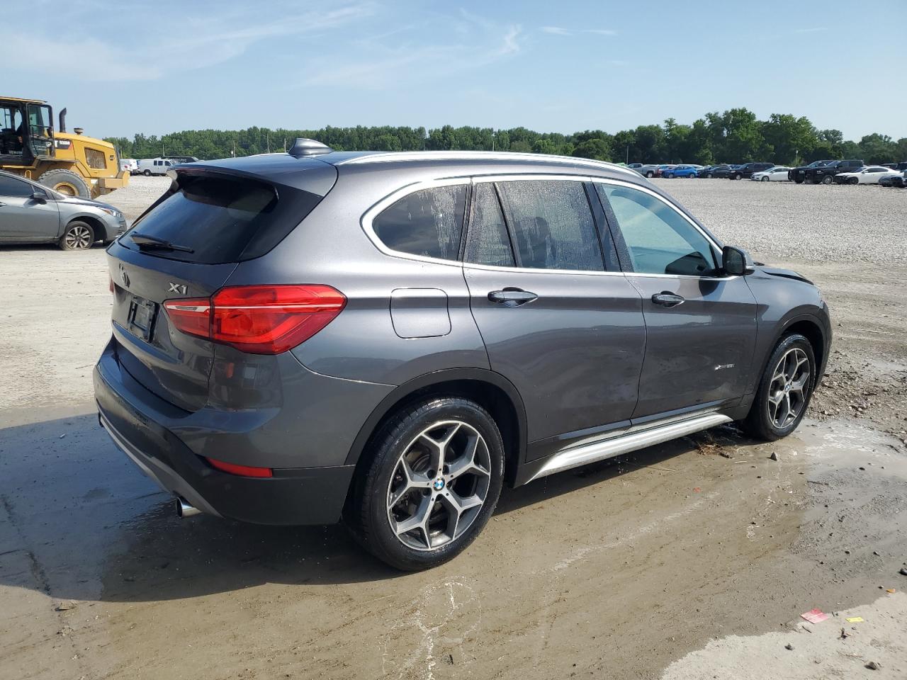 BMW X1 2016 VIN WBXHT3Z30G4A48597 photo 3