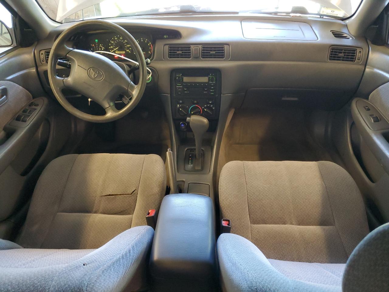 2000 Toyota Camry Ce VIN: JT2BG22K3Y0444671 Lot: 61776585