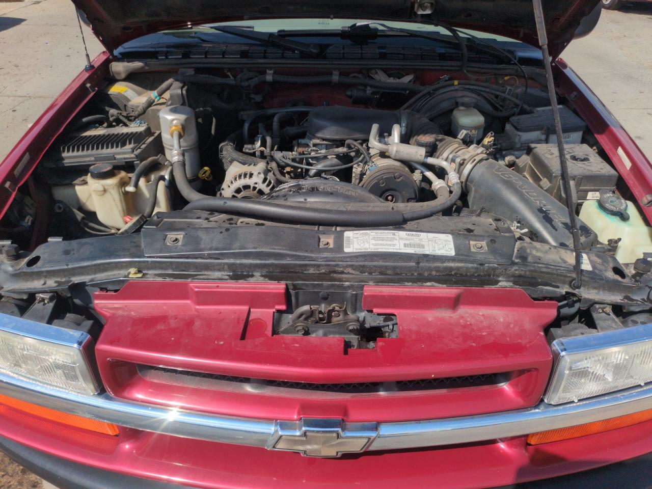 1998 Chevrolet Blazer VIN: 1GNCT18W5WK236585 Lot: 62900435