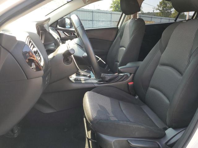 MAZDA 3 2016 White