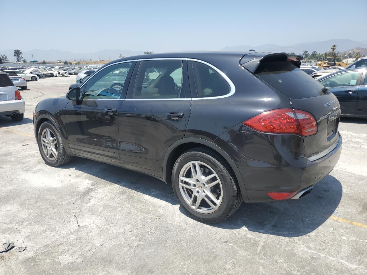 PORSCHE CAYENNE 2013 VIN WP1AA2A26DLA06160 zdjęcie 2