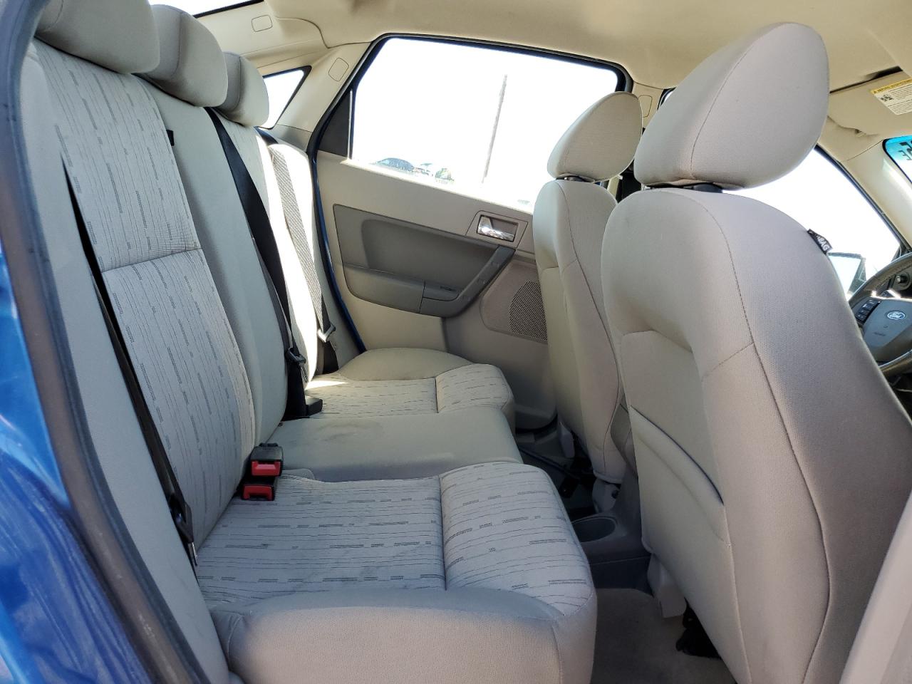 2010 Ford Focus Se VIN: 1FAHP3FN8AW131829 Lot: 62890635