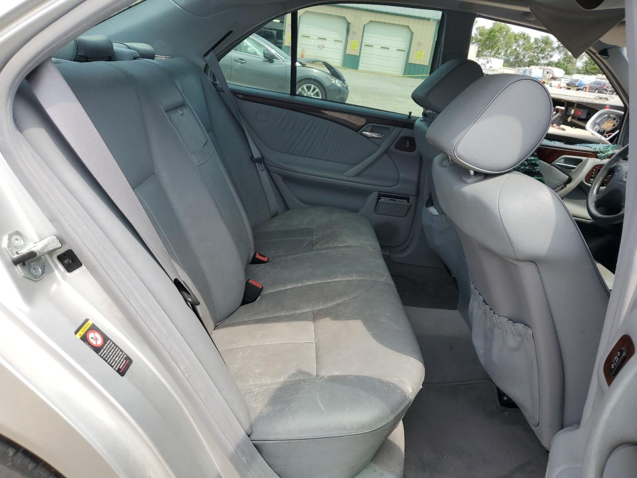 2000 Mercedes-Benz E 320 VIN: WDBJF65J4YB045304 Lot: 59443875